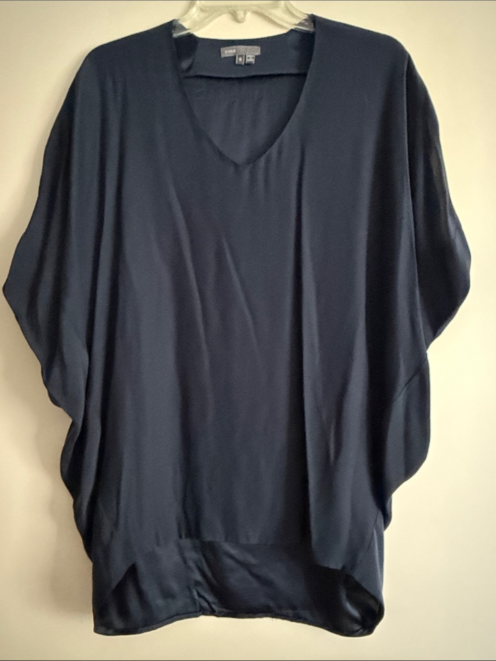 Vince Women’s Navy V-Neck Dolman Sleeve Lightweight Relaxed Fit Tunic, small